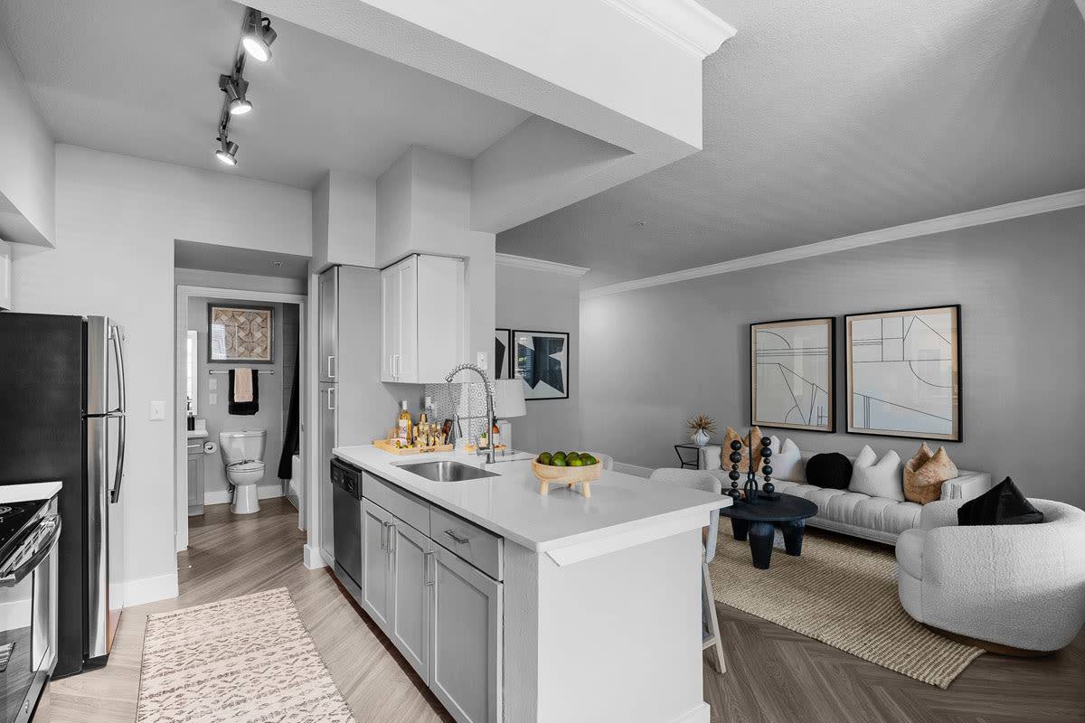 Weston at Copperfield – photo 2