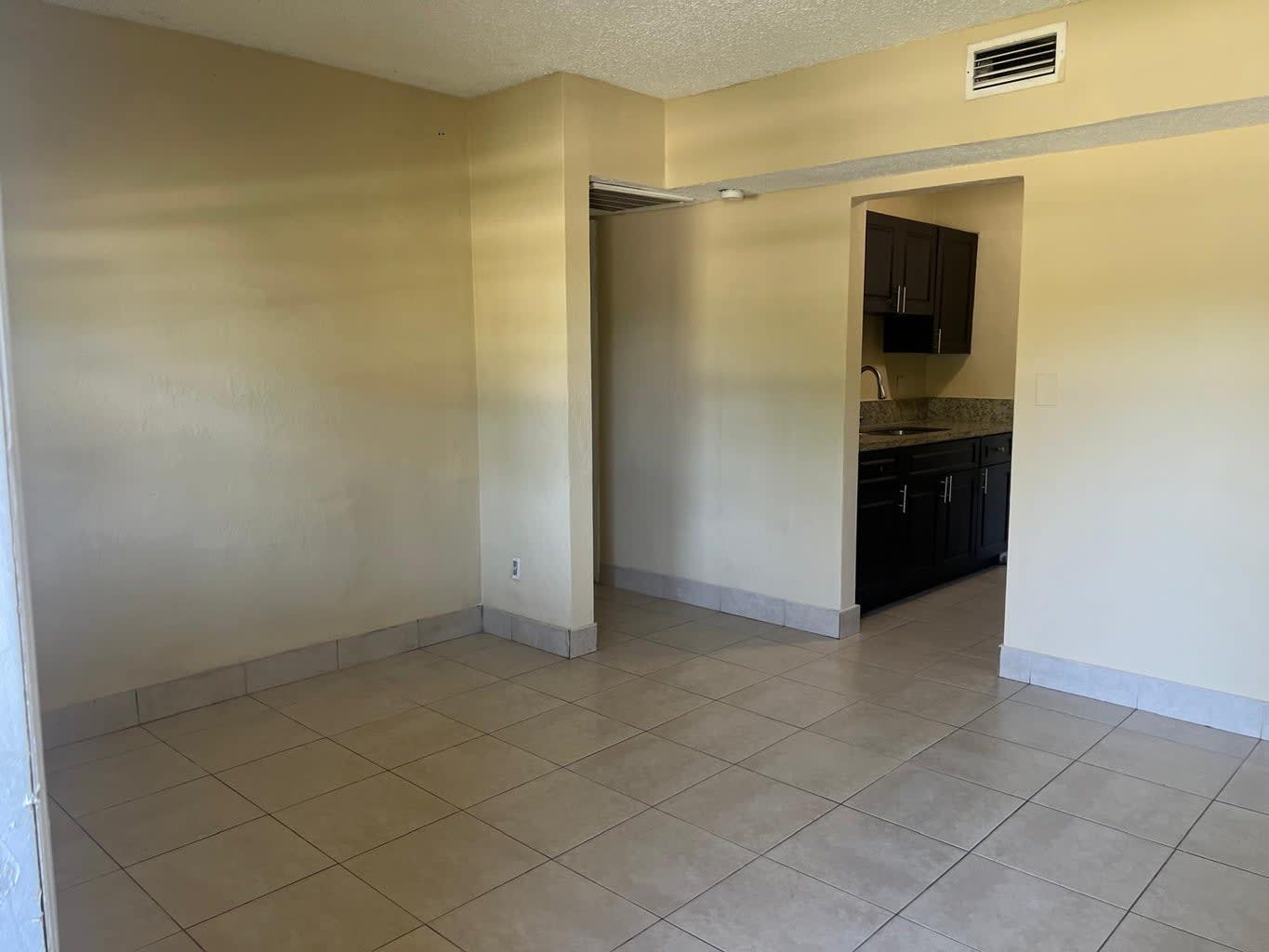 4721 Northeast 18th Avenue – photo 2