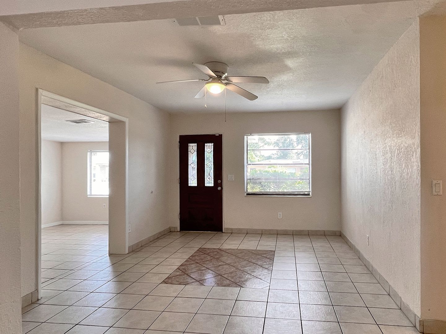 Three-Bedroom Home with Spacious Family Bonus Room – photo 3