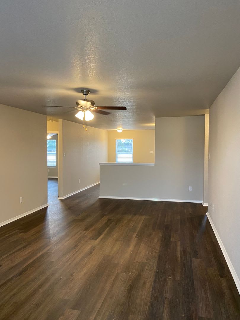 Pre-Leasing Now! Coming Soon: Spacious 4-Bedroom – photo 4