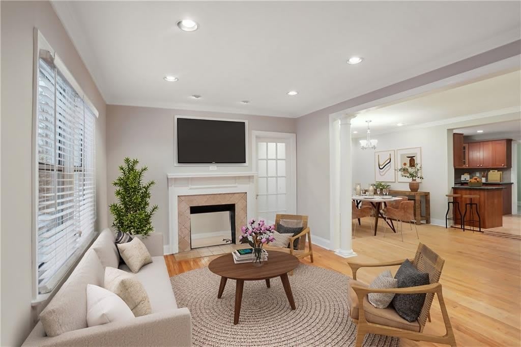 99 Bates Avenue NE – photo 2