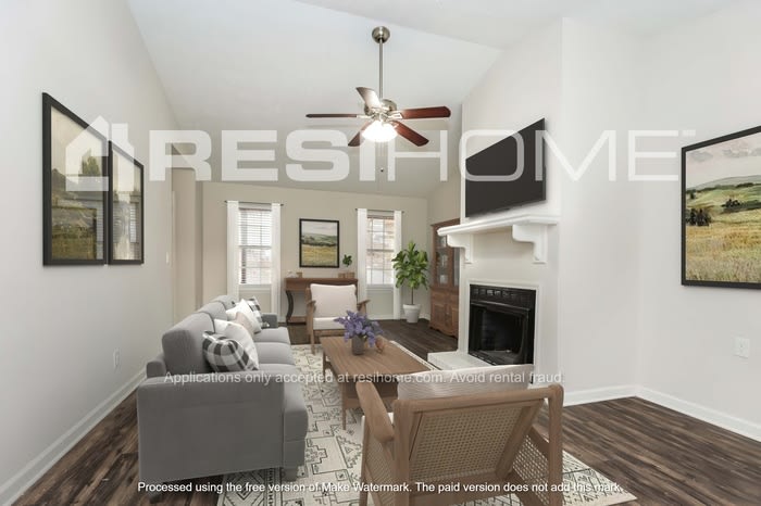 665 Roxanne Drive – photo 4