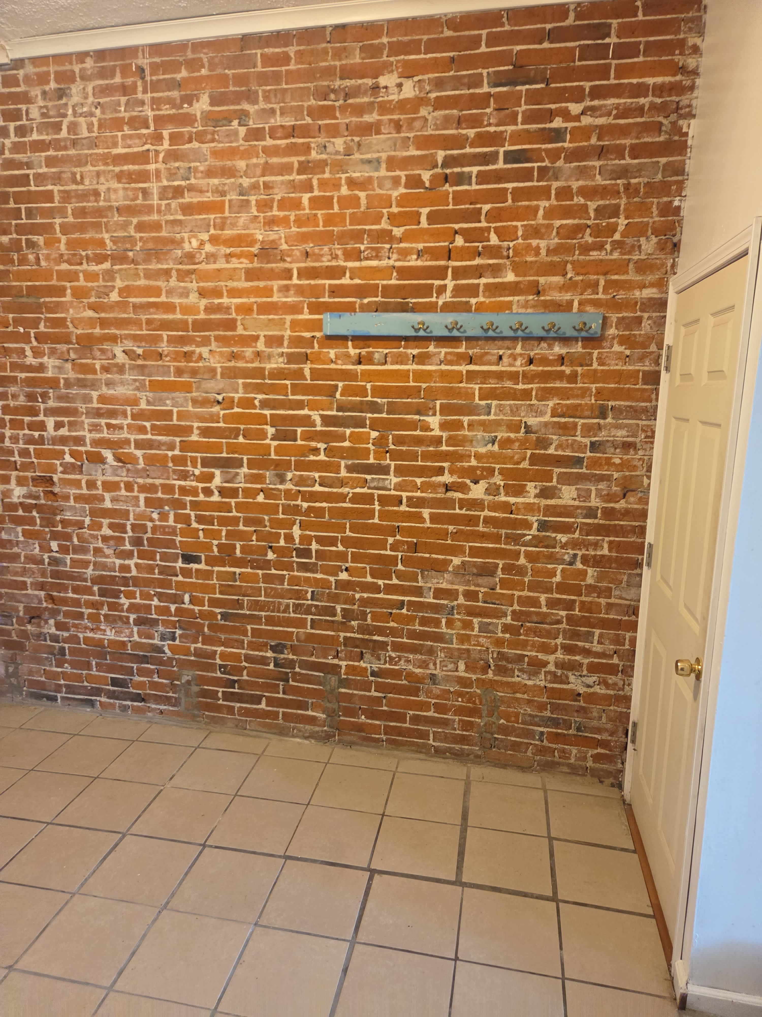2102 Chippewa St – photo 4