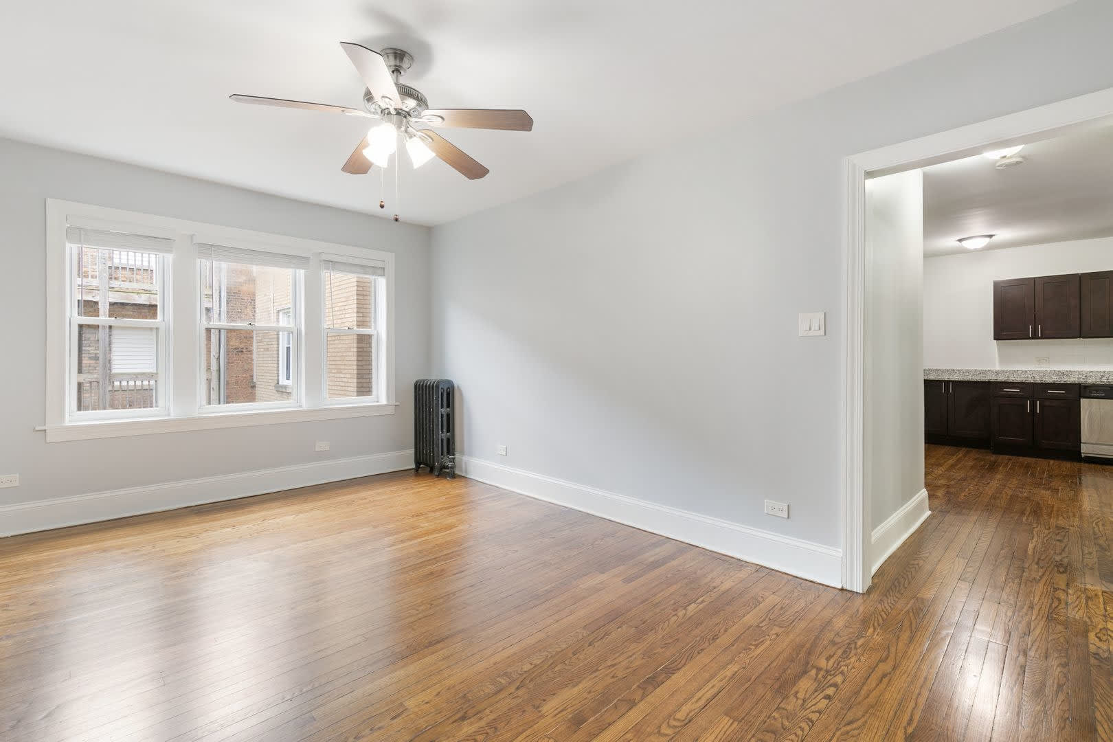 1611 W Juneway Terrace – photo 3