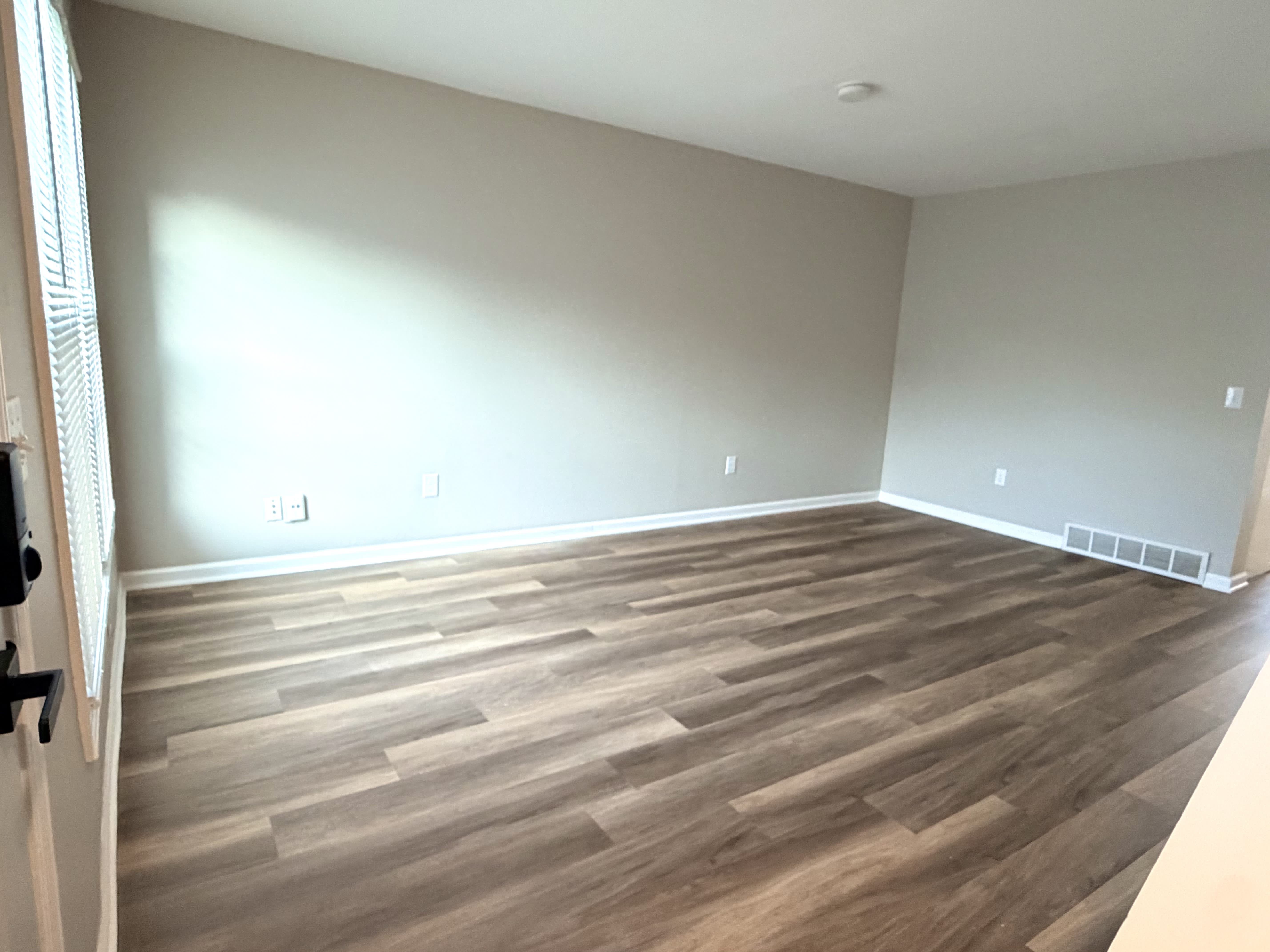 1678 Shamrock Court – photo 3