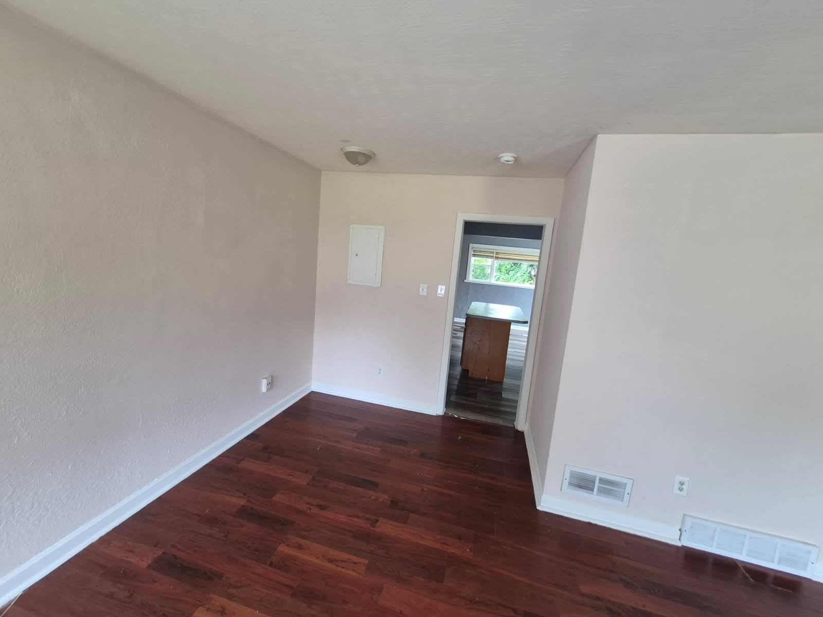 1813 Ransburg Avenue – photo 4
