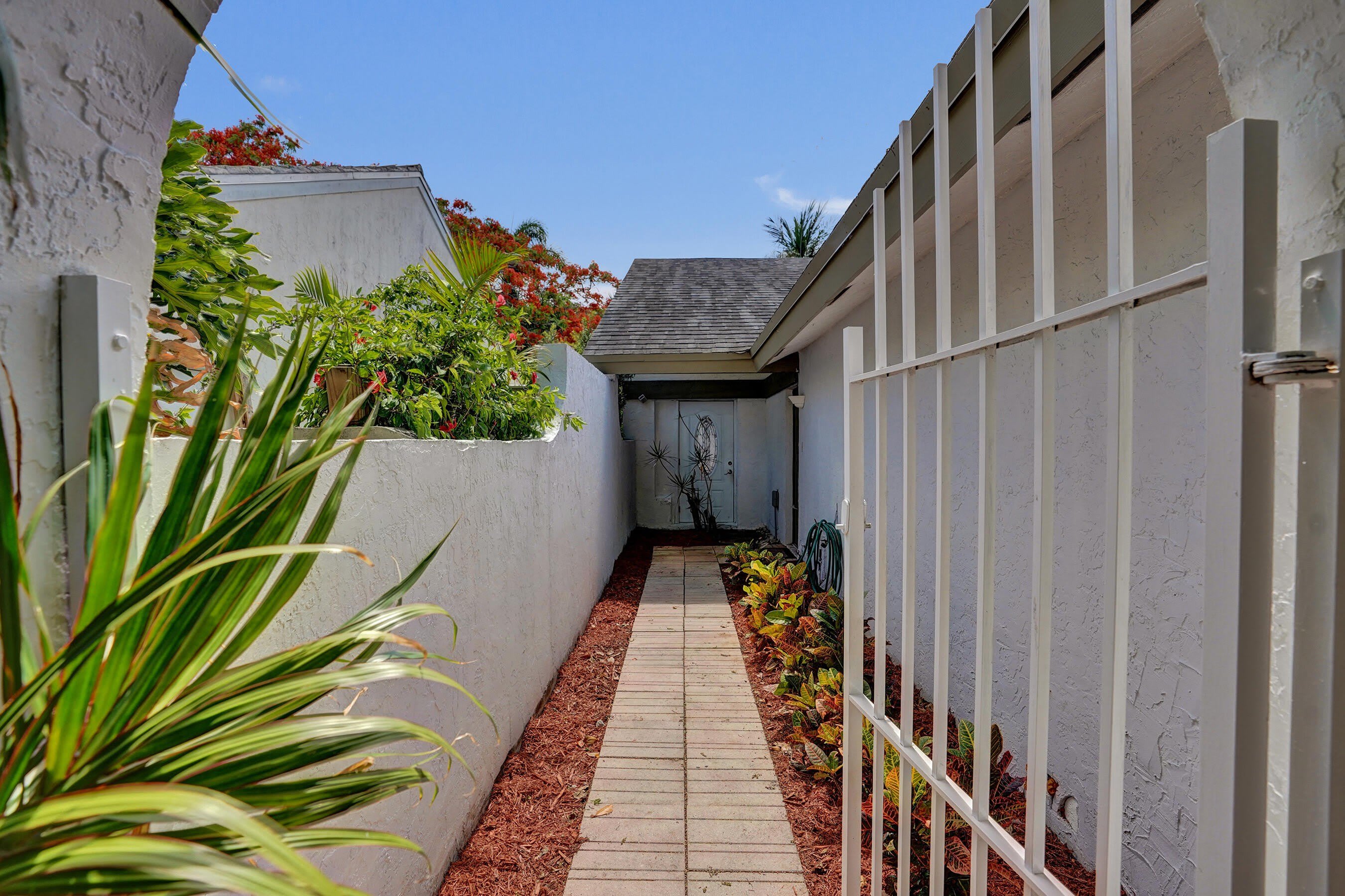 820 NW 21ST Way – photo 3