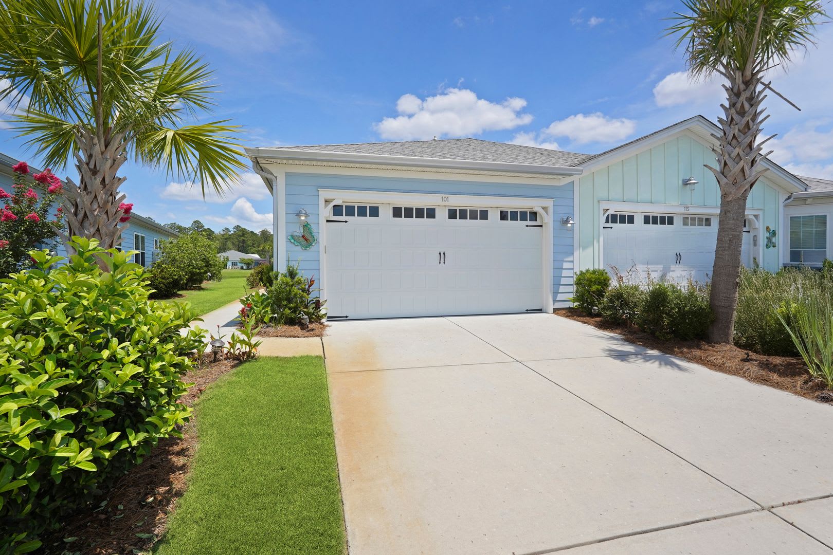 "Charming 2-Bedroom Retreat with 2 Baths and Den – photo 4