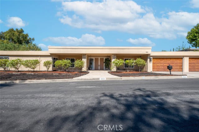 4321 Clear Valley Drive – photo 2