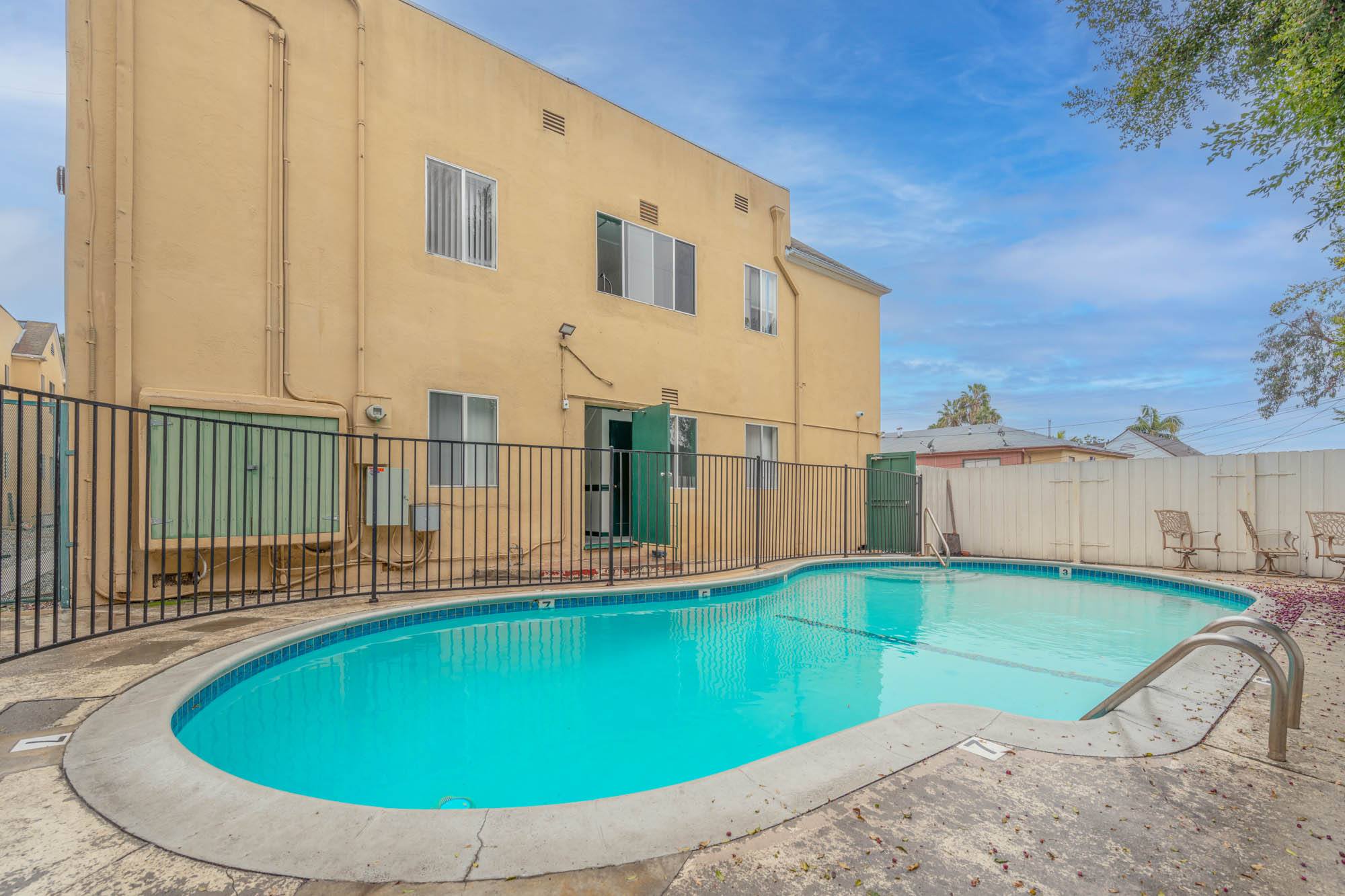 4901 Beverly Blvd. – photo 5
