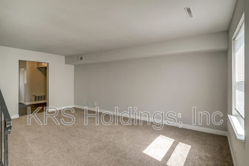 5244 Goolsby CT – photo 4