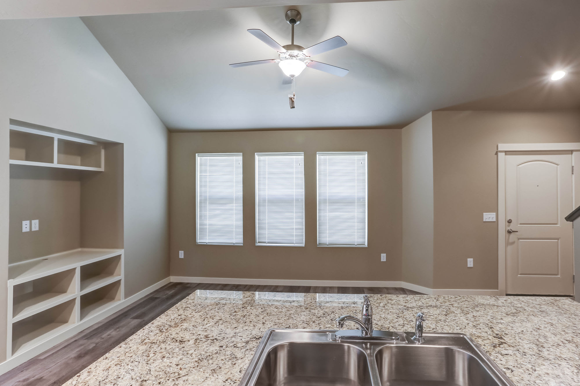 Cedar Park Canyon Falls Townhomes – photo 3