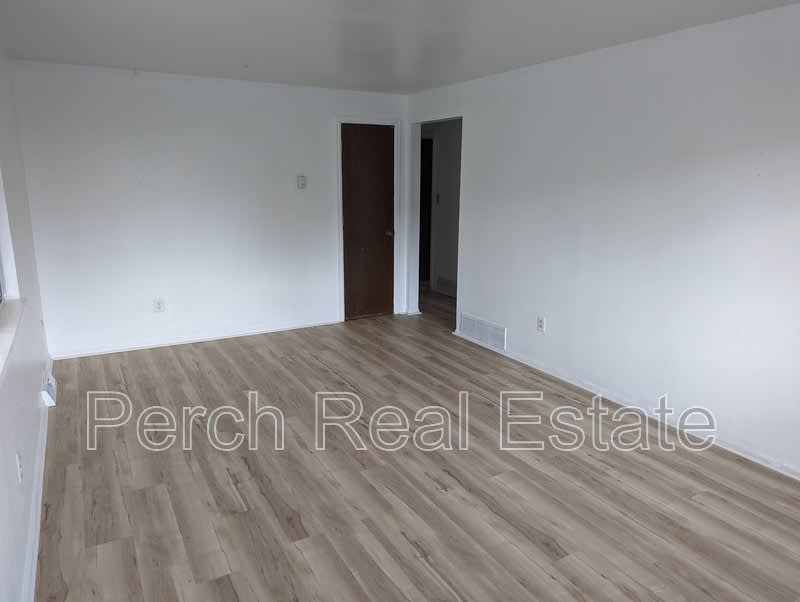 16506 East 13th Avenue – photo 1