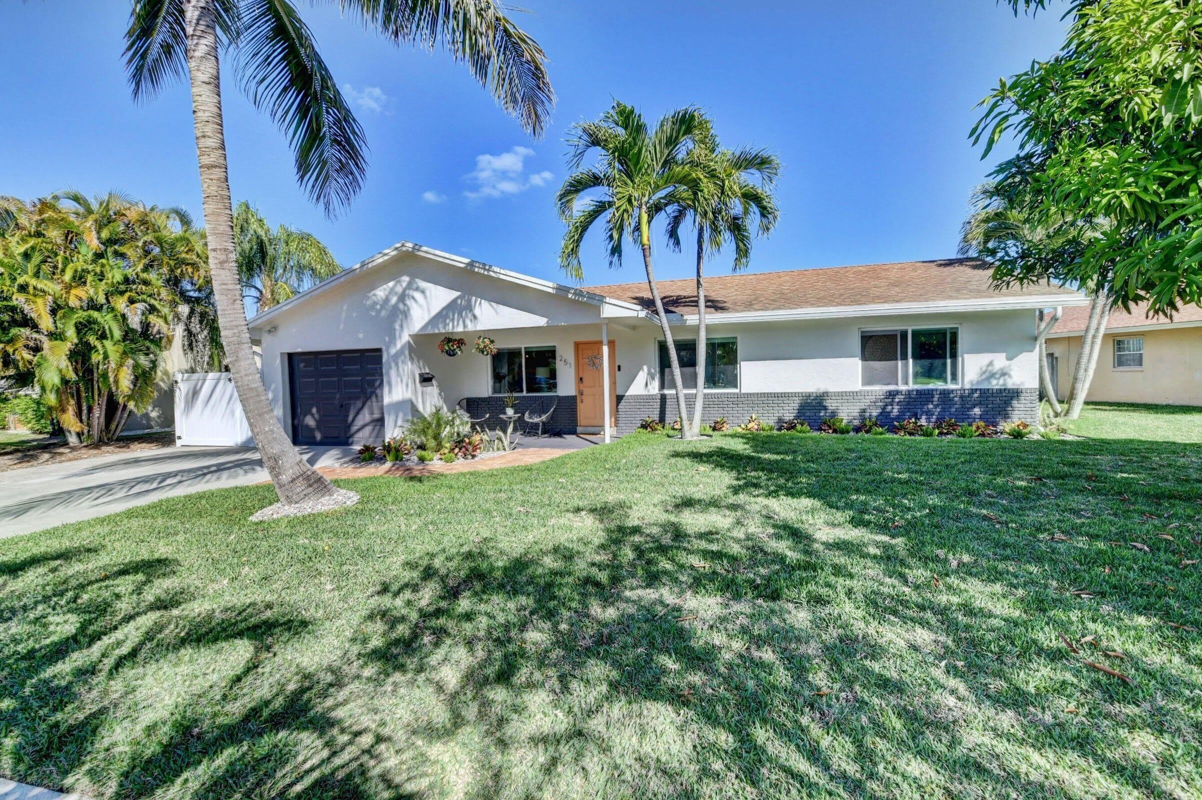 251 NE 2nd Circle – photo 1