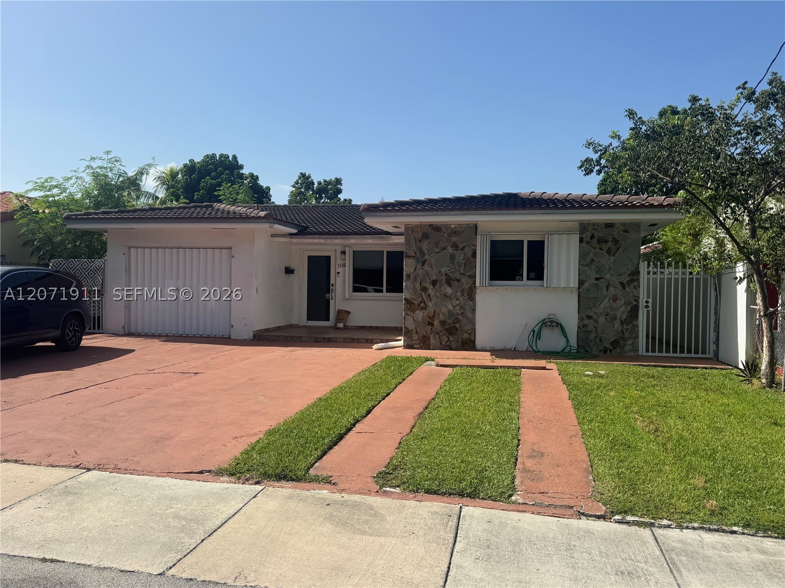 3160 NW 3rd St – photo 3