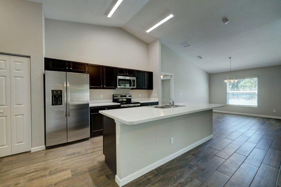 3773 Southwest Swope Street – photo 5