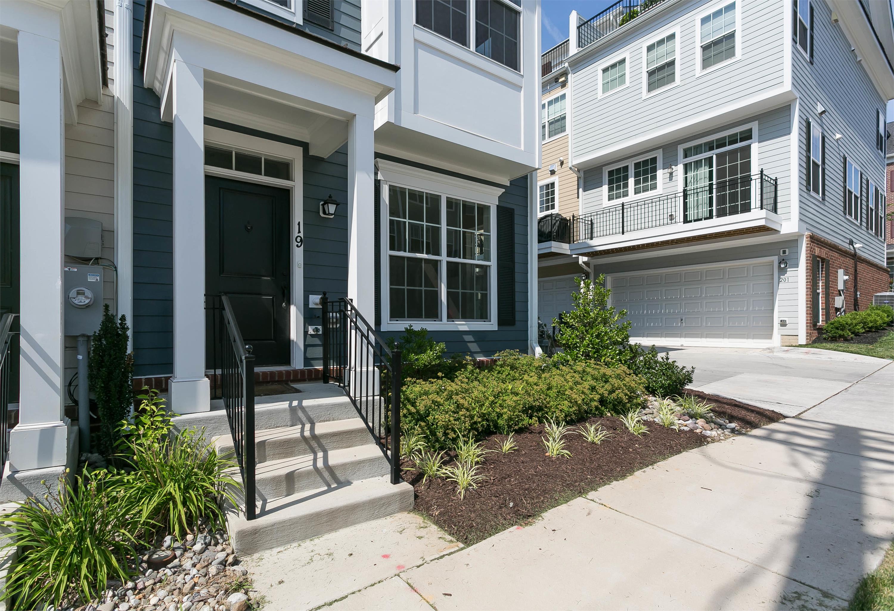 19 Willow Avenue – photo 1