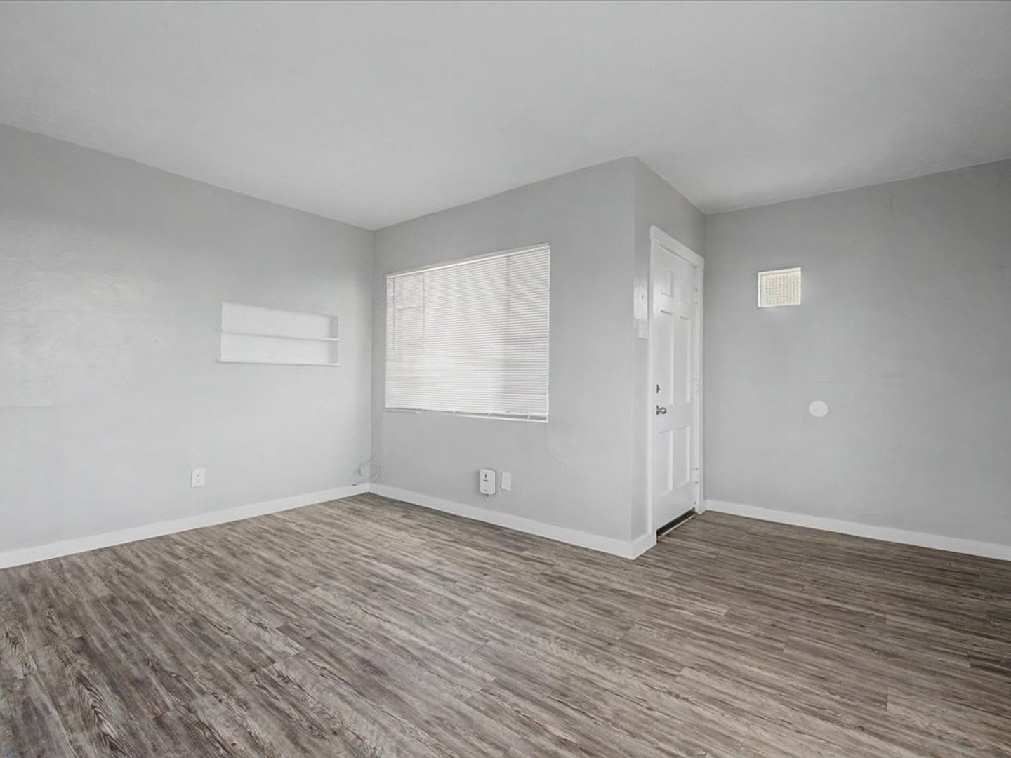 2 Bedroom 1 Bathroom – photo 4