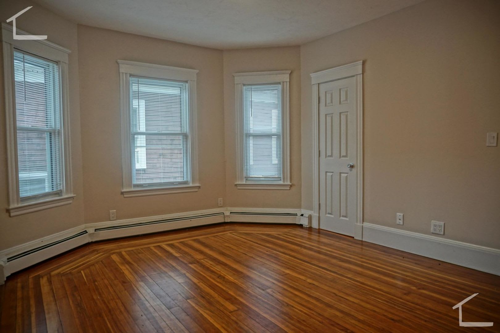 Unique BU Apartment – photo 3