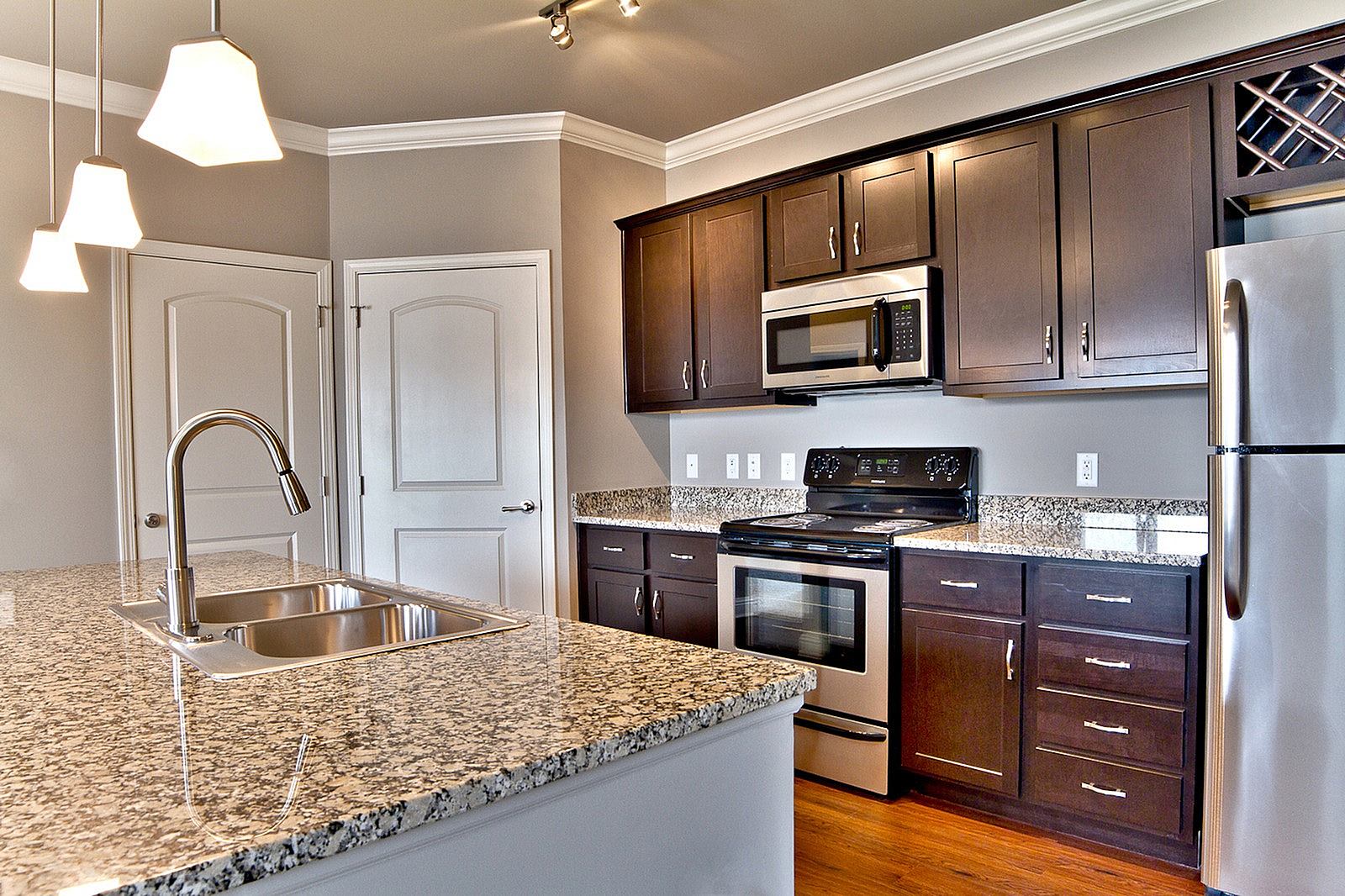 82 Flats – photo 1