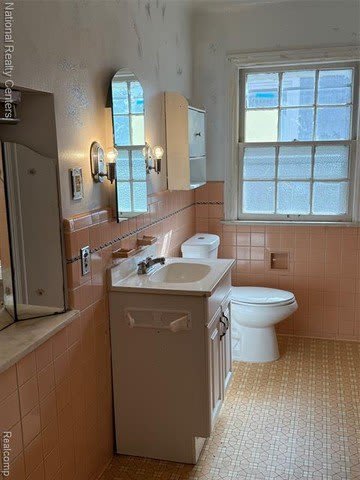 16217 Greenview Avenue – photo 5