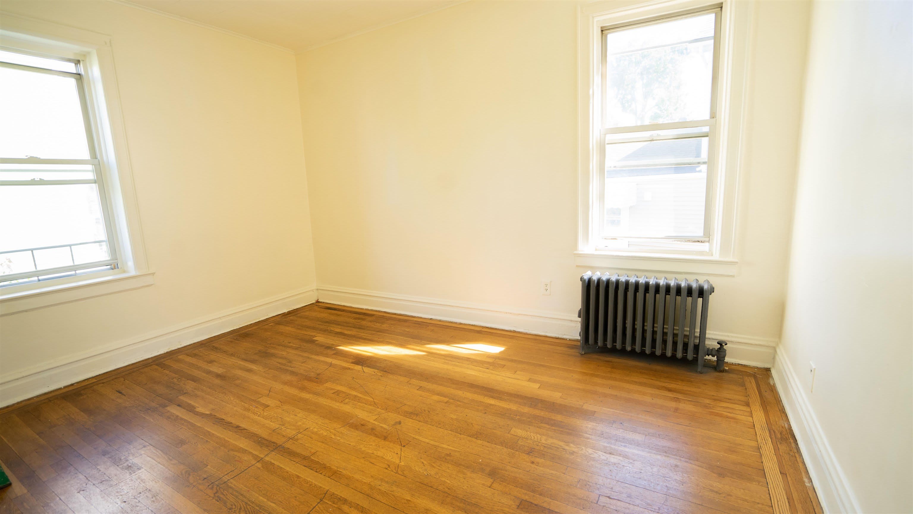 573 AVENUE E – photo 3