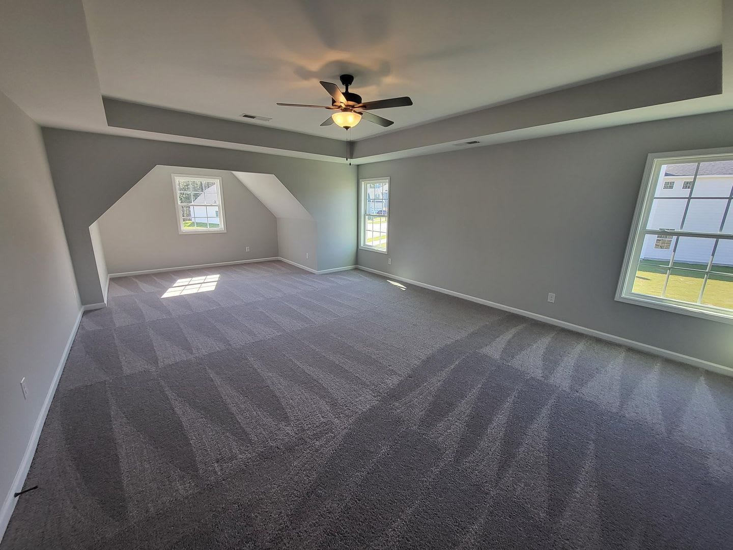 Inviting 5 Bedroom 3 Bath Beautiful Rental – photo 4
