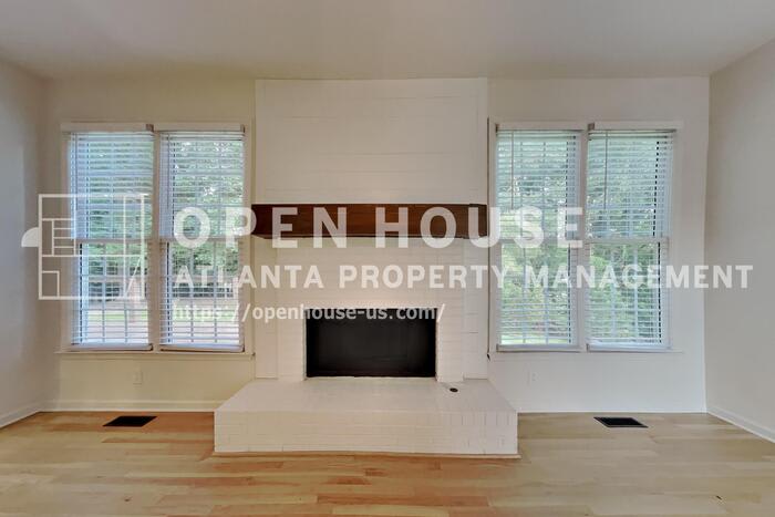 1025 Russell Point – photo 4