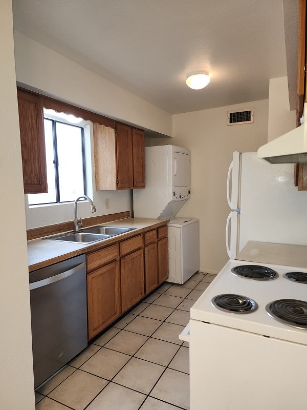 2841 North Euclid Avenue – photo 5