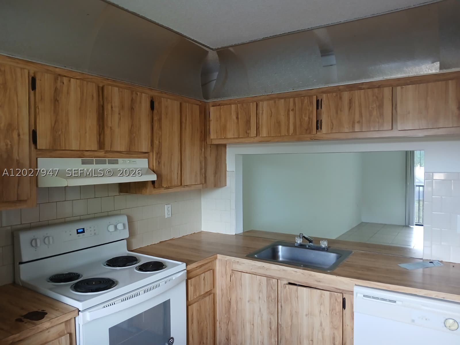 9141 NW 1st Ct – photo 4