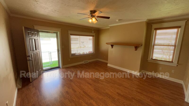 1271 Lewis Street – photo 3