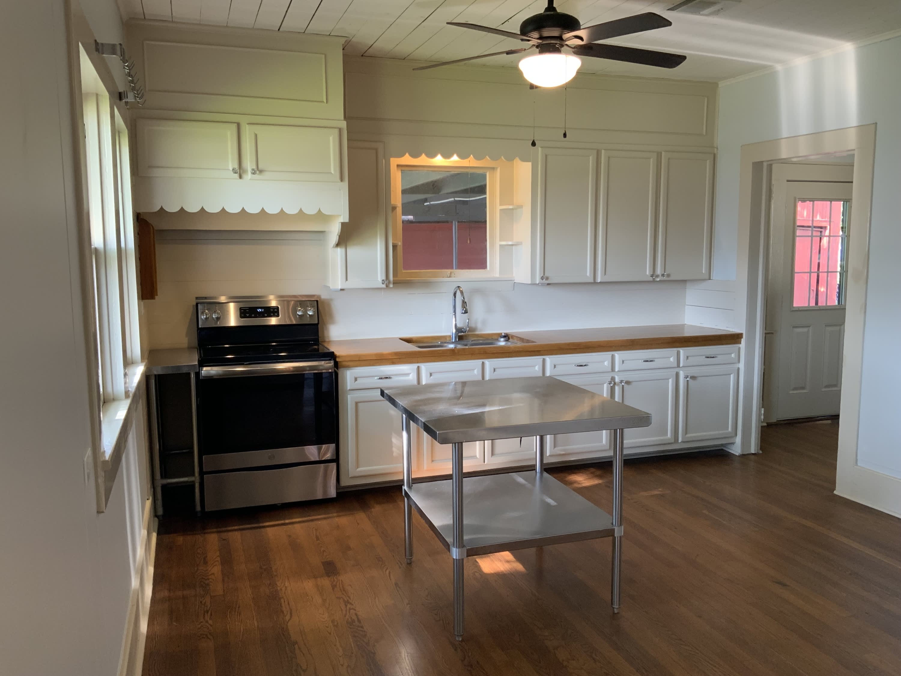 404 West Main Street – photo 5