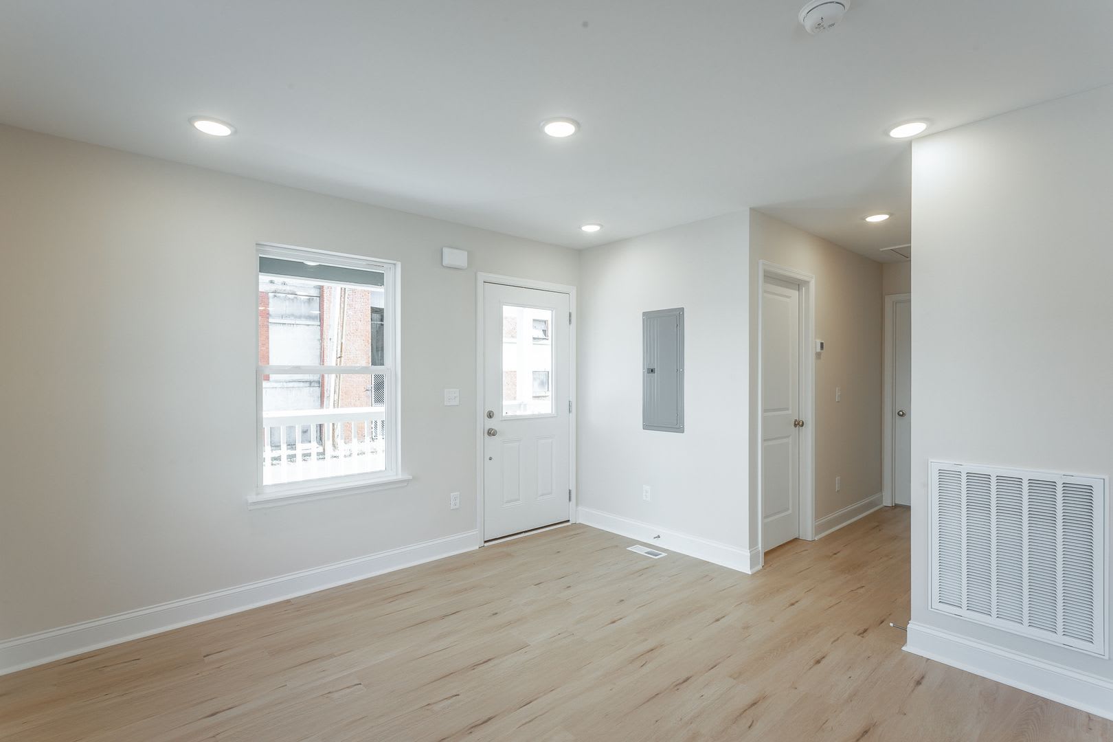 Modern 2 Bedroom Home in Mill Town – photo 3