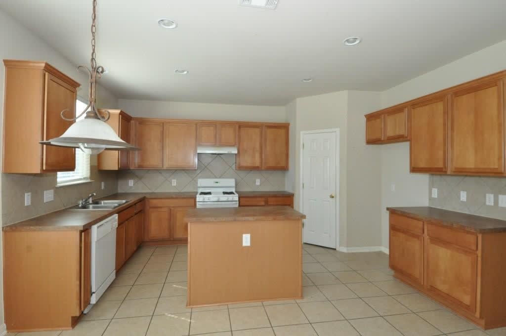 Beautiful Lakeline Ranch home! – photo 2