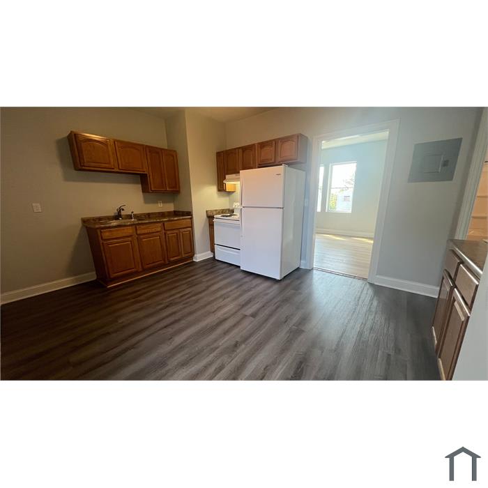 6 Sterling St – photo 2