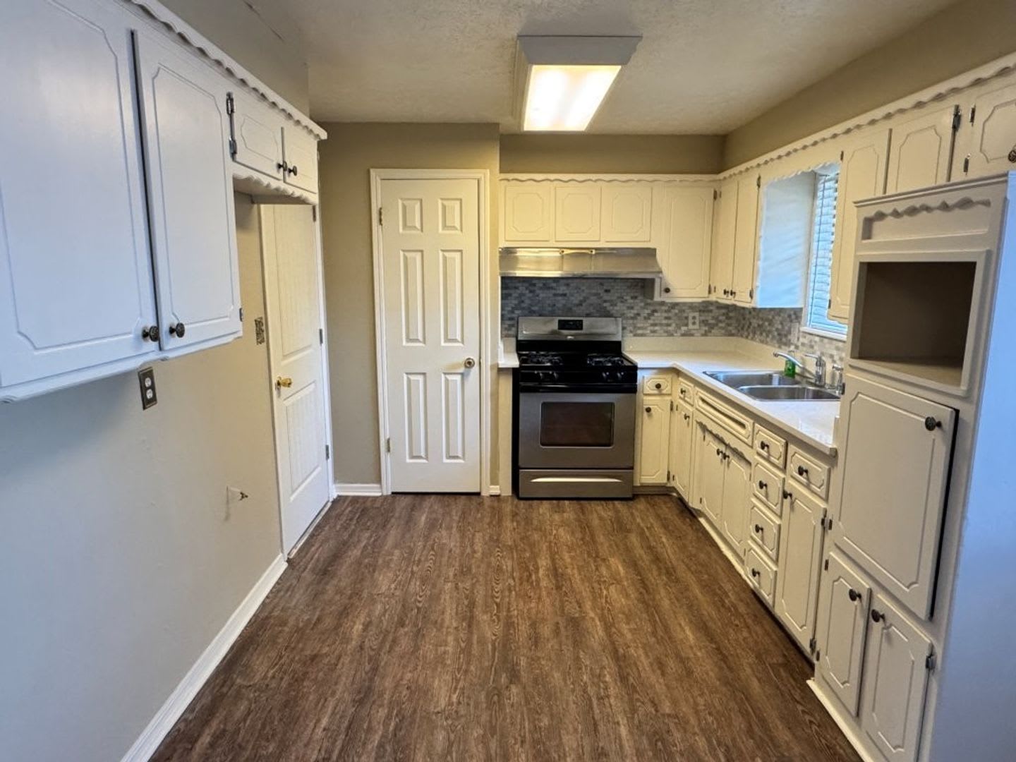 3 Beds 1 1 2 Baths And A 1 Car Garage Home For Rent In Sw Okc New Granite And Flooring – photo 4