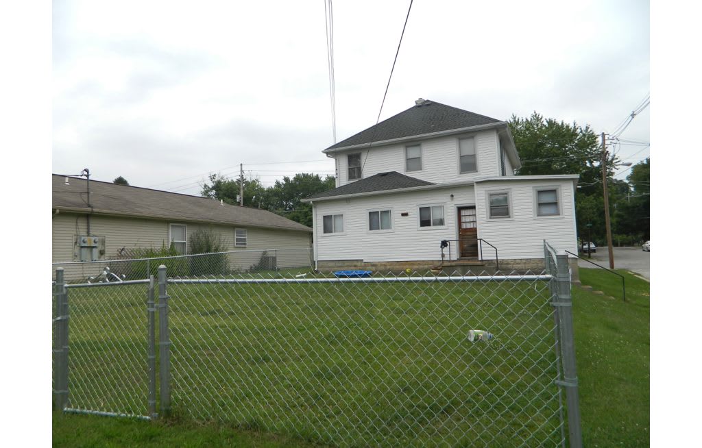 2 Story House 5 Bed 2Bath With Lots Of Room Washer Dryer Hookups Pet Friendly Large Yard – photo 3