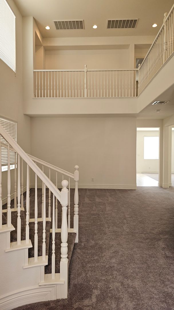 Luxury Living in Guard-Gated Rhodes Ranch – photo 4