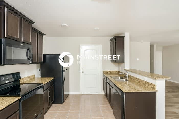 6138 Lakefront – photo 5