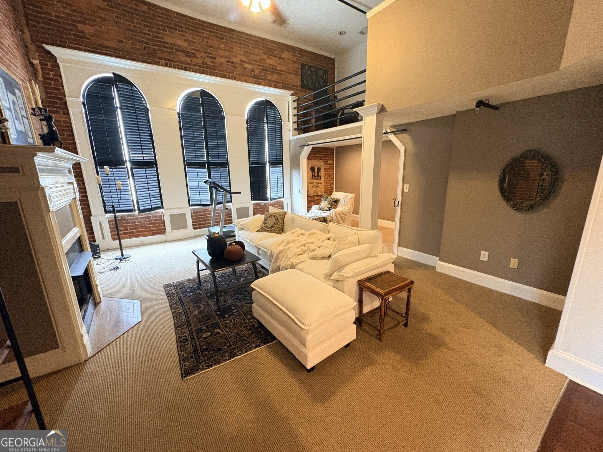 102 N Hill Street – photo 2