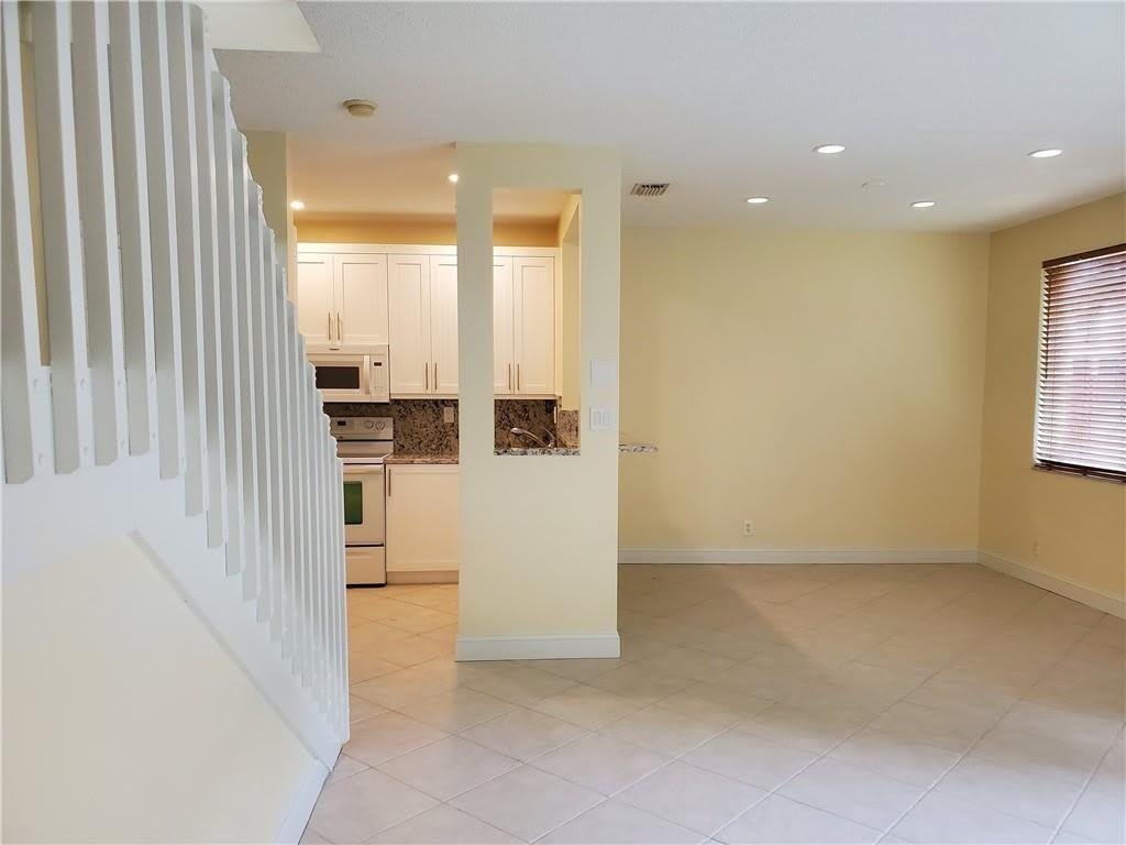 3569 Santa Fe Place – photo 2