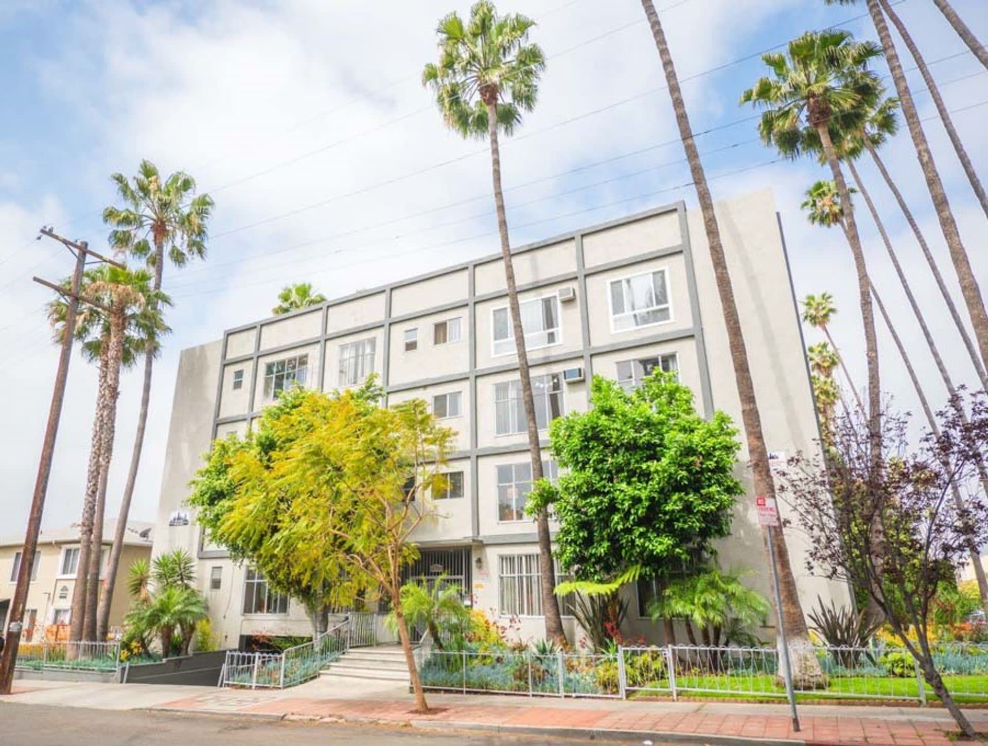1815 N. Harvard Blvd. – photo 1