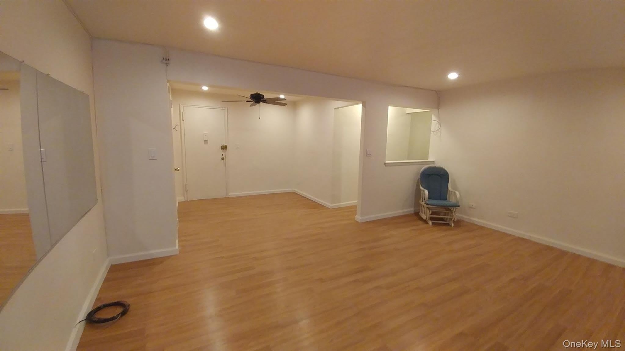 4107 Bowne Street – photo 2