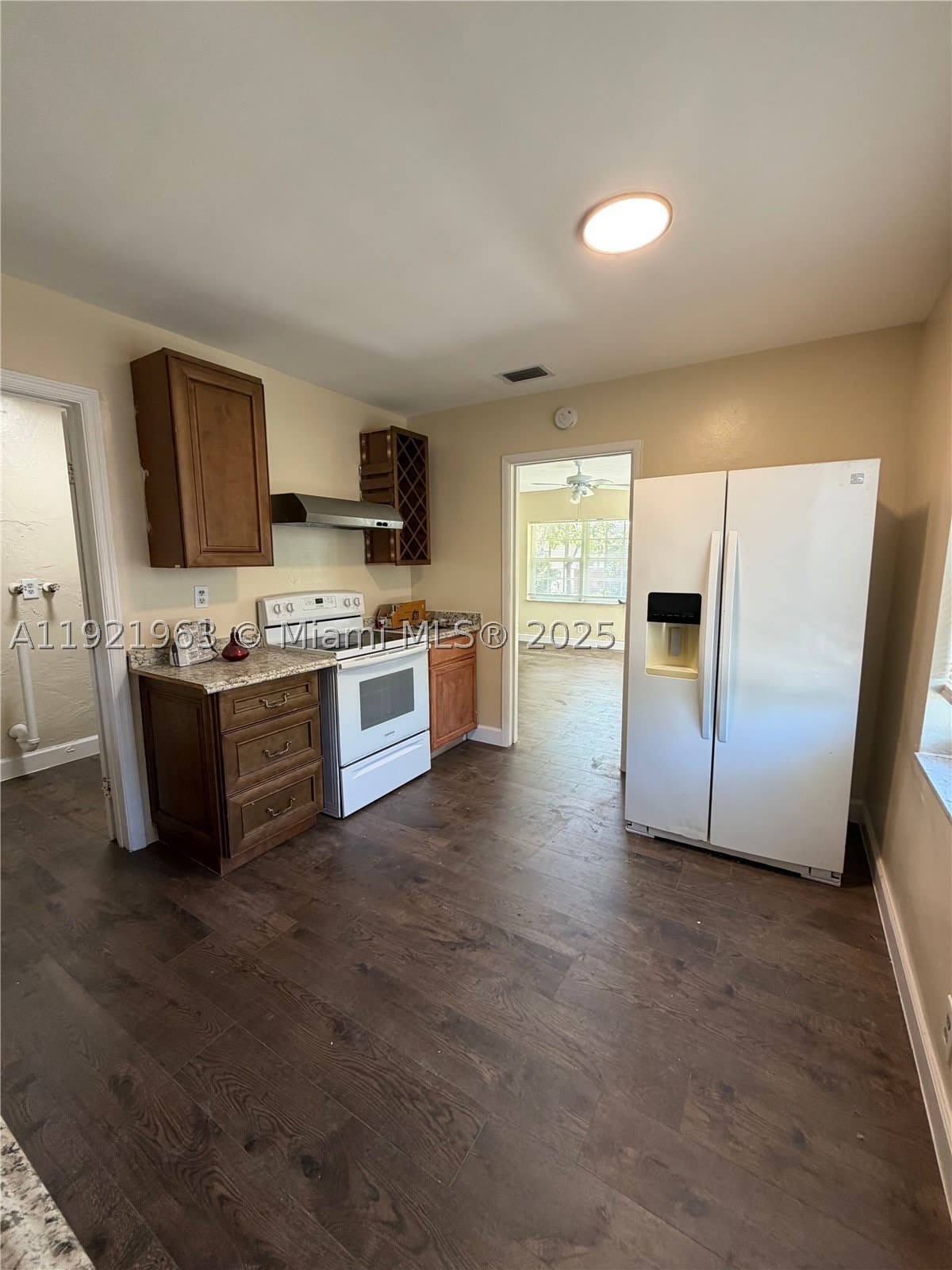 1320 SW 11th Ave – photo 2