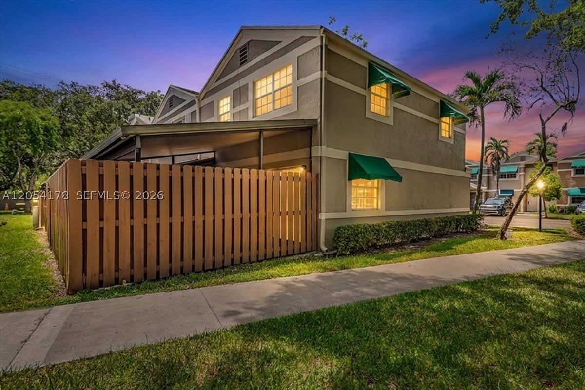 12370 SW 52nd St – photo 2