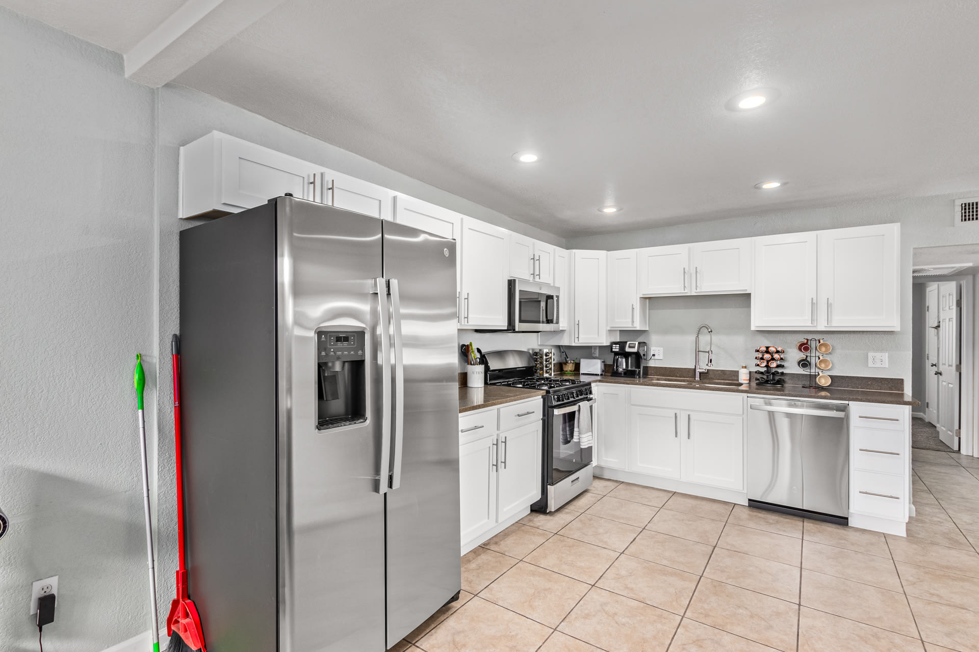 2031 East Orange Street – photo 5