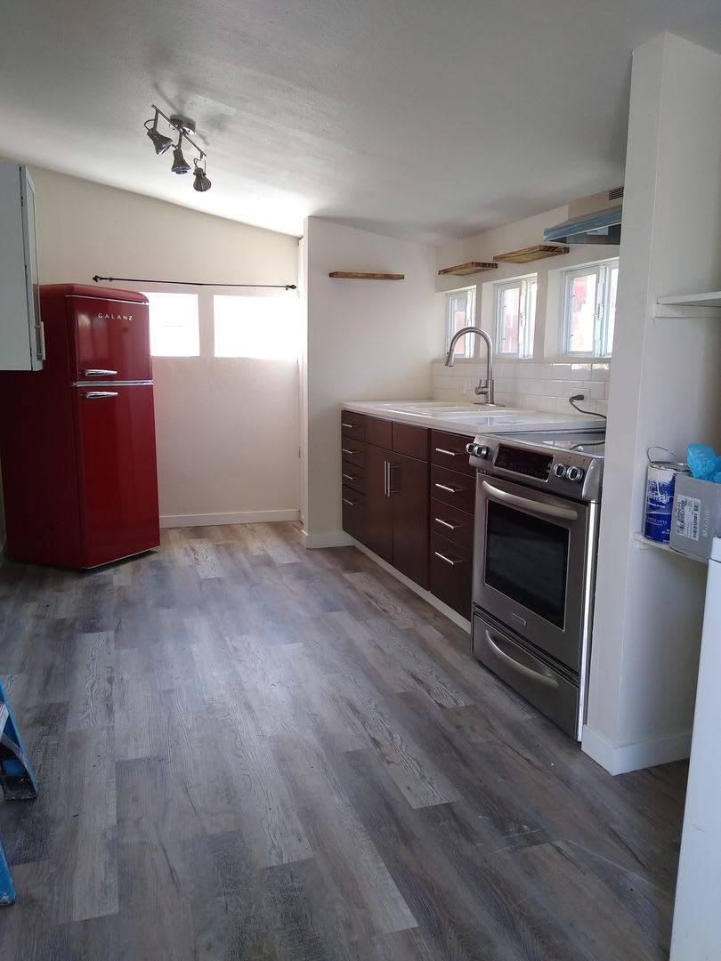 1/2 off first months rent Totally Renovated Studio! AVAILABLE NOW!! – photo 3