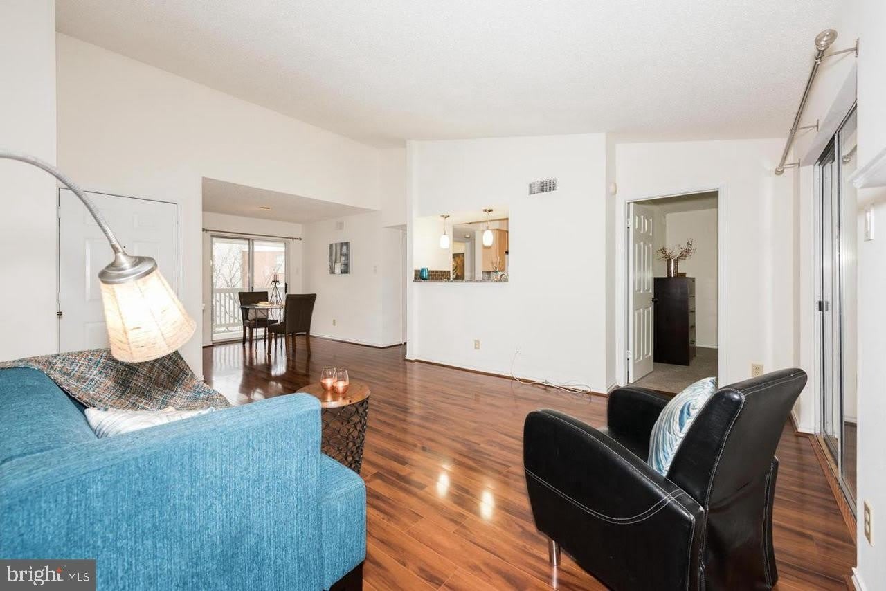 1519 LINCOLN Way – photo 3
