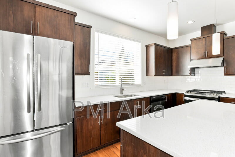 301 NE Denny Way – photo 2