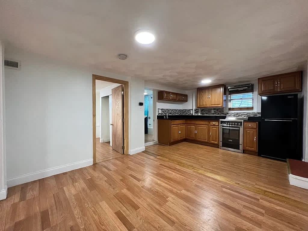 47 Bickford Avenue – photo 1